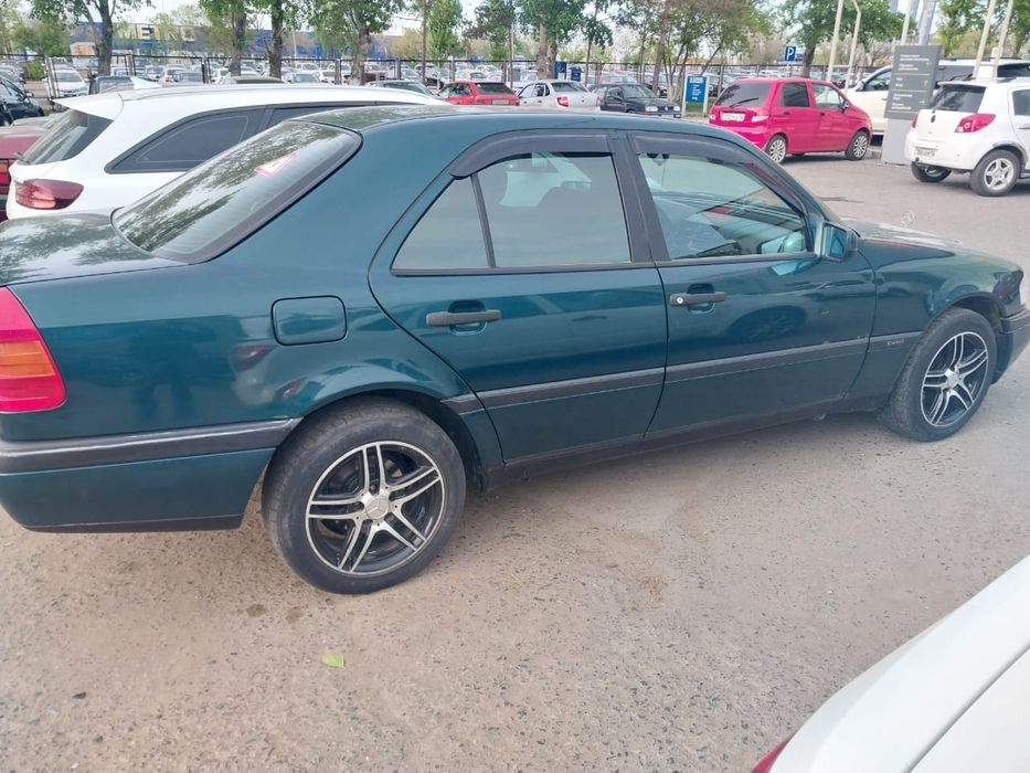 Продам Мерседес С 180