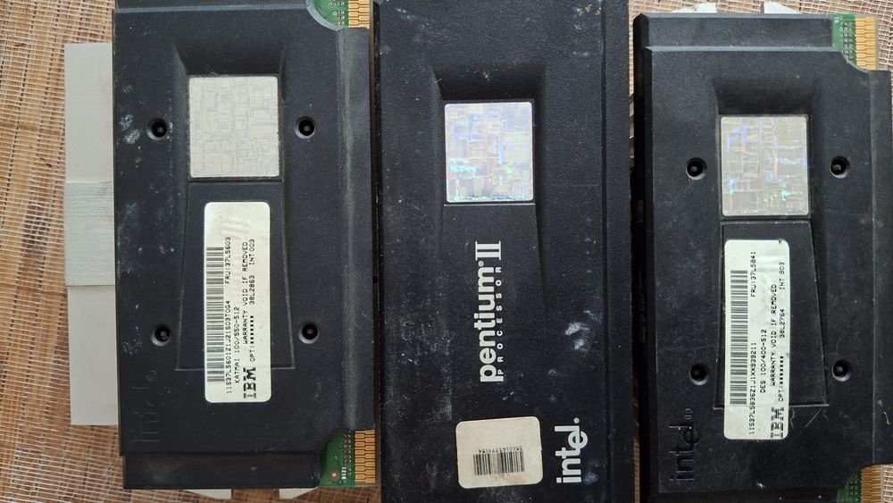 Procesoare pe Slot /Card Intel  pentium 2