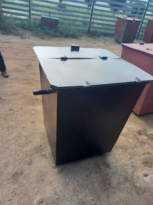 Продам мусорный бак контейнер