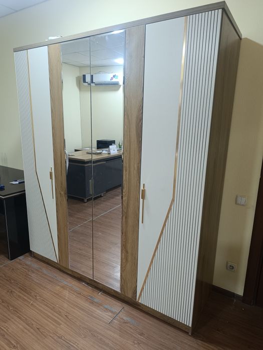 Shkaf 4 eshik 200x180li