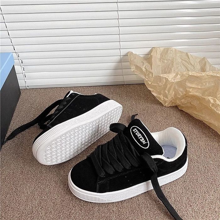 Женские кроссовки