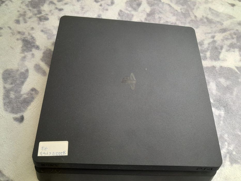 Продаю Playstation4 slim
