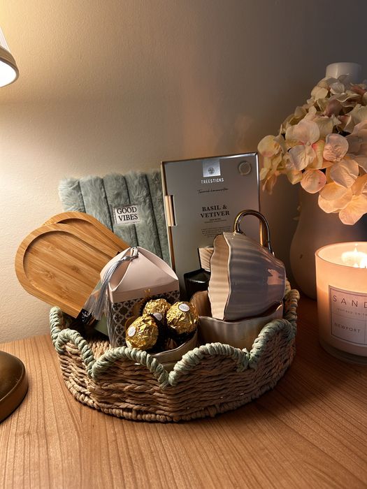 Cos cadou gata de oferit