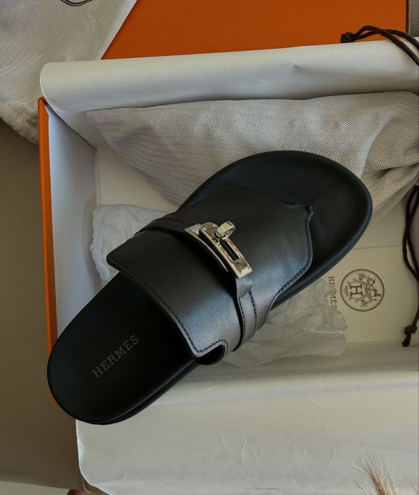 Чехли Hermes със сребърен детайл