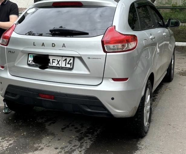 Продаи автомобиль lada xrey 2018