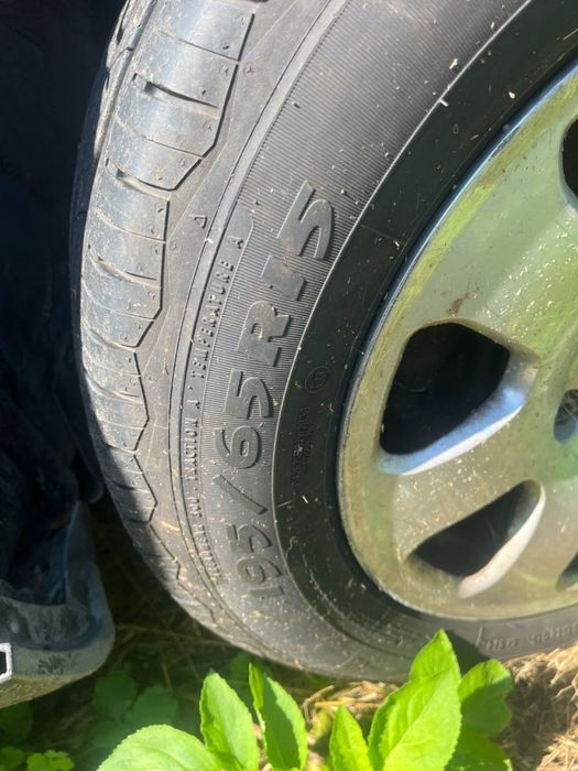 Оригинални джанти с летни гуми Audi A4 B6 15” 195/65 R15 DOT 2025 – като нови