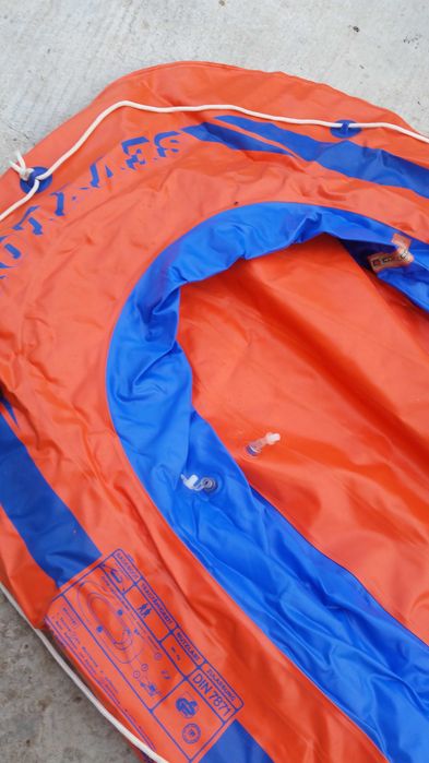 Продавам надуваема лодка