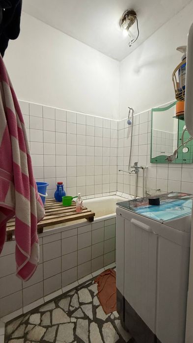 7-mitti tuman ,33-domdan 4 xonali kvartira sotiladi!!!