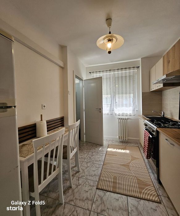 Apartament cu 3 camere de închiriat – str. Cazaban Iosia