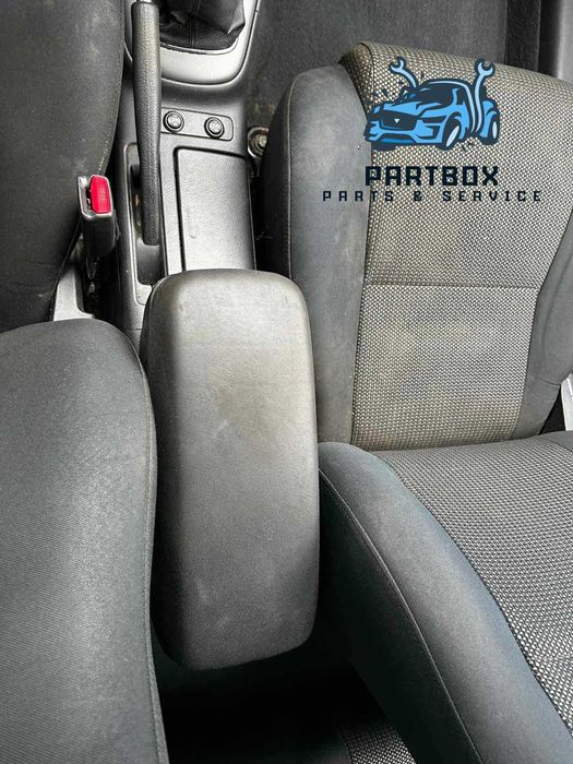 Барче средна конзола с подлакътник Mercedes-Benz B-class 2008