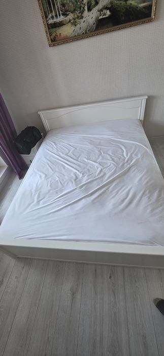 Продам кровать с матрасом