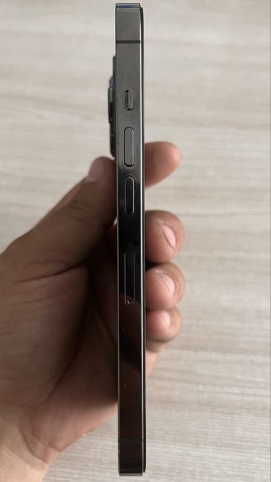 Apple 13 pro в отличном состояний