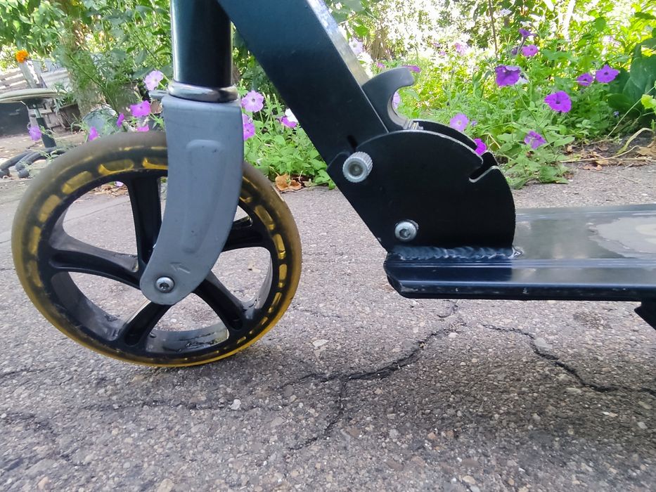 Самокат обычный с большими колесами