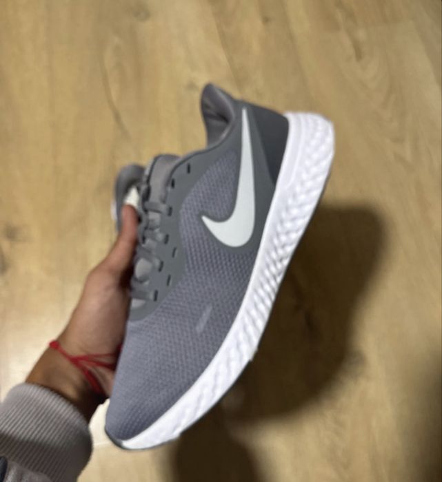 Adidasi nike nr42