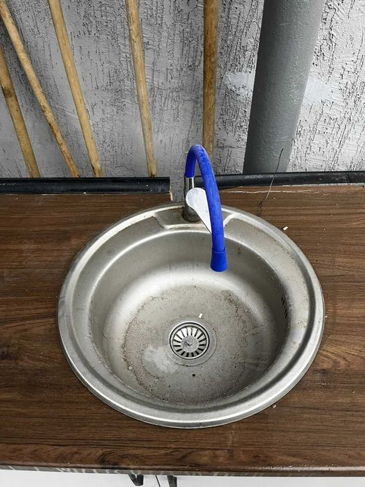 Продам кухонный мебель