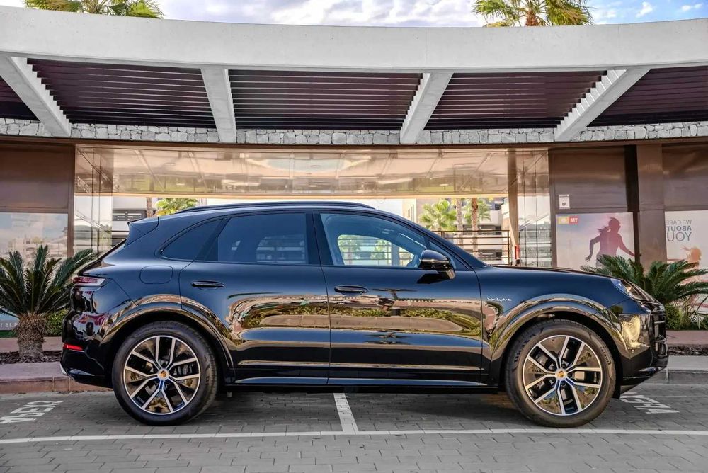 Porsche Cayenne E-Hybrid 2025