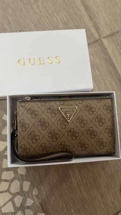 Ново дамско портмоне guess
