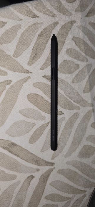 Vând un Samsung Galaxy Fold 4 verde cu 512 GB spațiu de stocare.