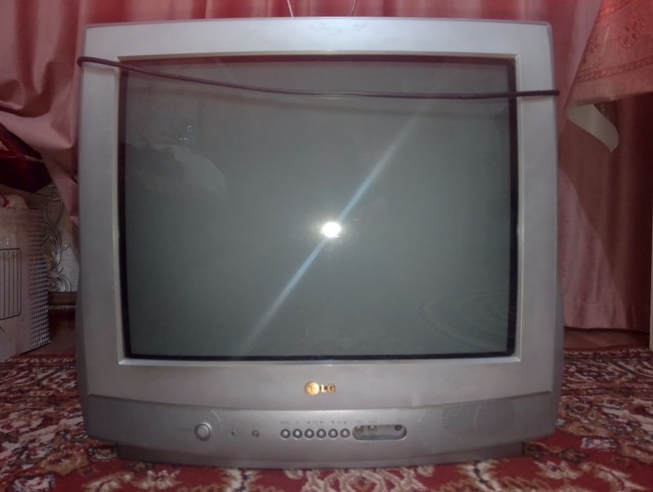 Продам телевизор LG