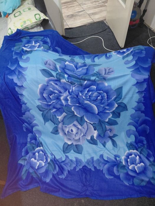 Pătură cocolino pufoasă, model floral deosebit (Albastru)