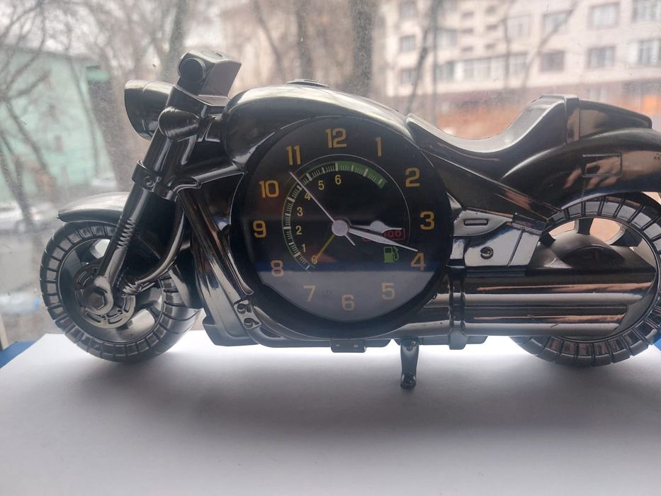 Мотоцикл " Харлей Дэвидсон" часы