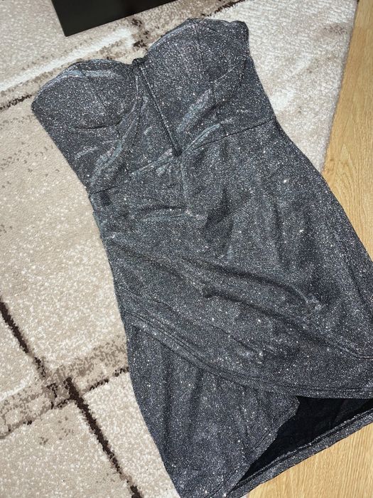 Елеганта блестяща рокля за специални поводи!