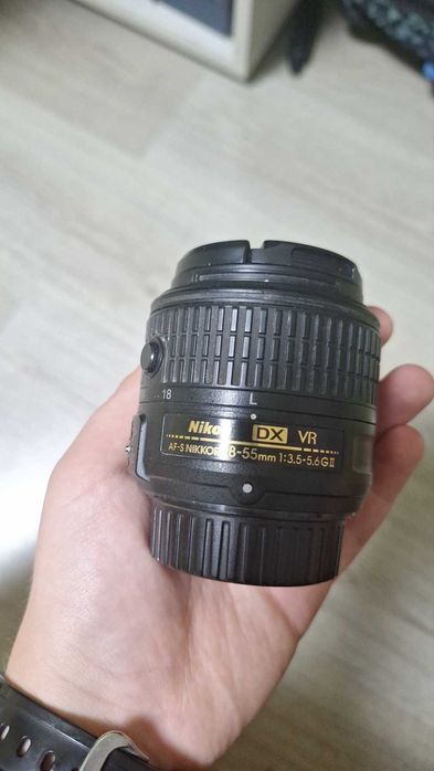 продавам фотоапарат Nikon D5200