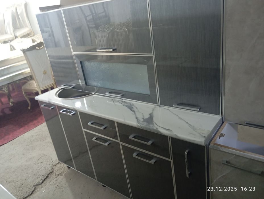 Kuhinni mebel razmeri 240