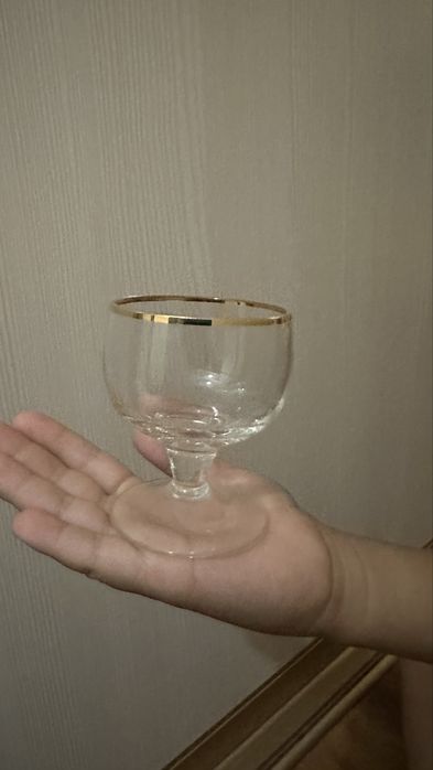 Отдам даром рюмки стеклянные, хрустальные