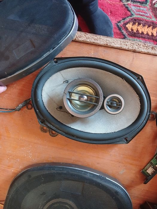 kenwood 718. pioneer uslitel 760w 4 kanalli