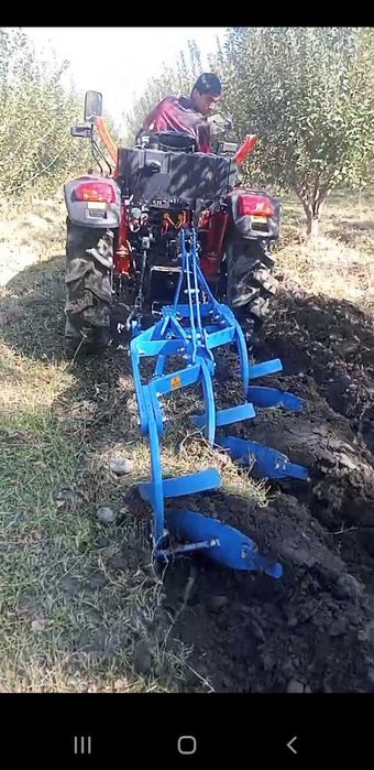 Traktor FARMLEAD 404