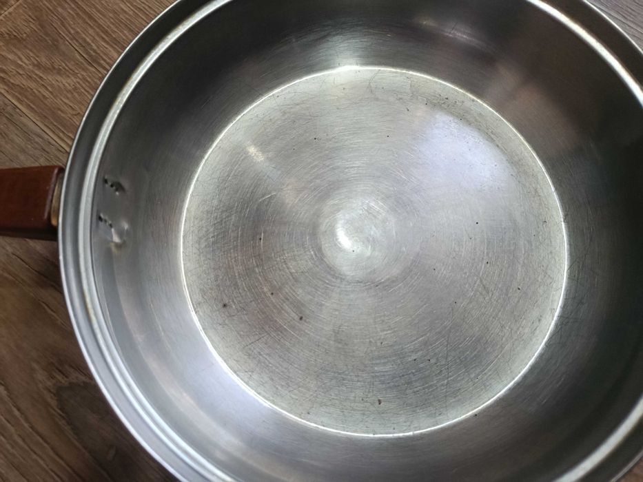 Кастрюля с крышкой
