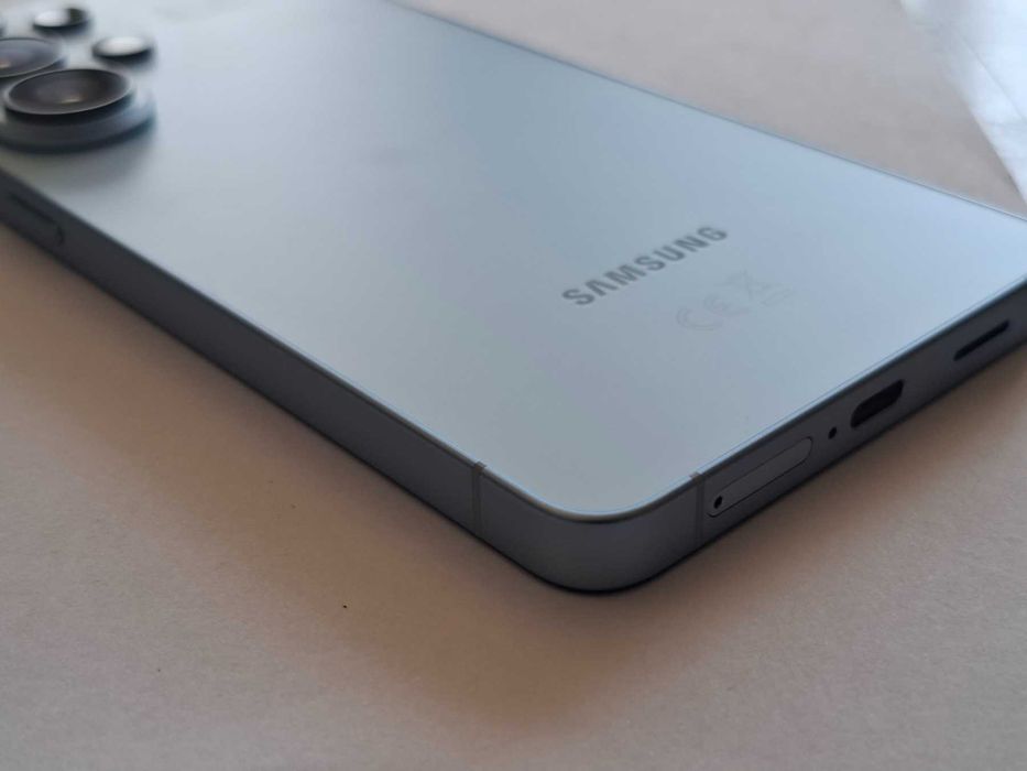 Samsung Galaxy S26 Ultra 256GB – Като нов | Само 1 цикъл на батерията | Без никакви забележки