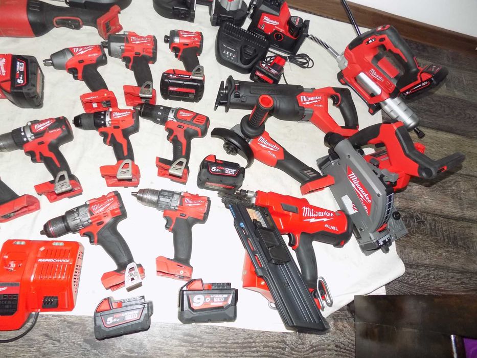 Fierastrau cu banda 12/18V Milwaukee M 18 FFN