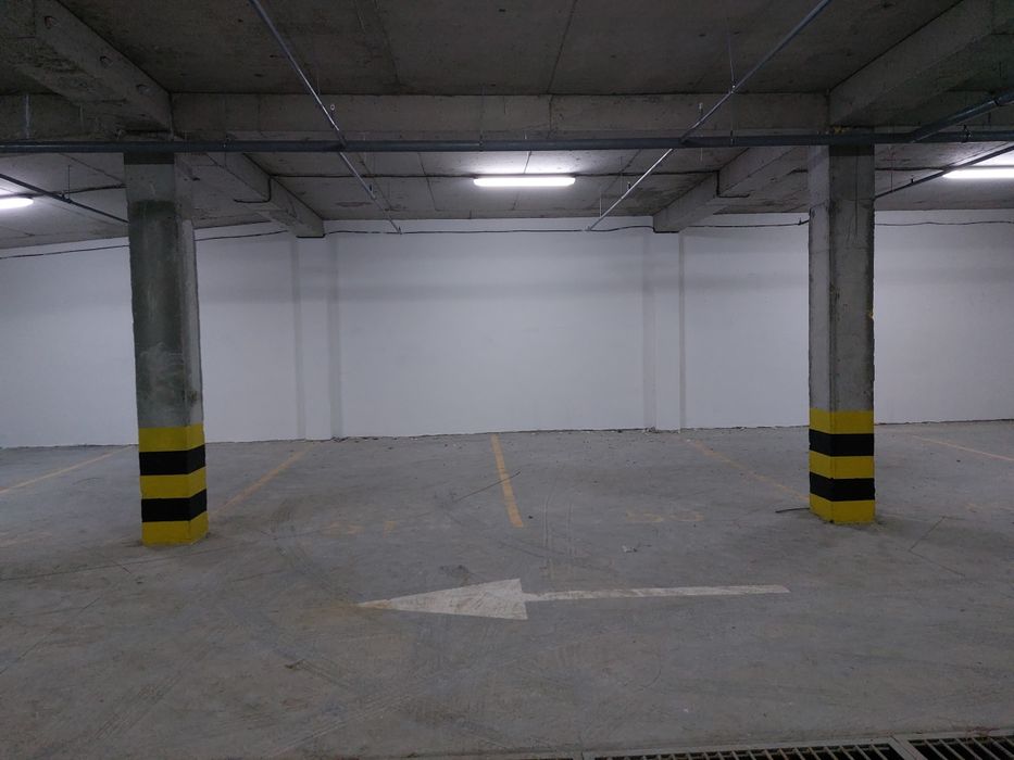 Продаётся паркинг крытый по адресу пр Шахтеров 52 Б,