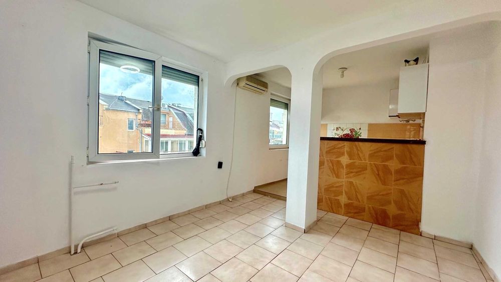 Продава се Двустаен апартамент в Бургас, Лазур - 42 кв.м за 2705 €/кв.м - Снимка #2