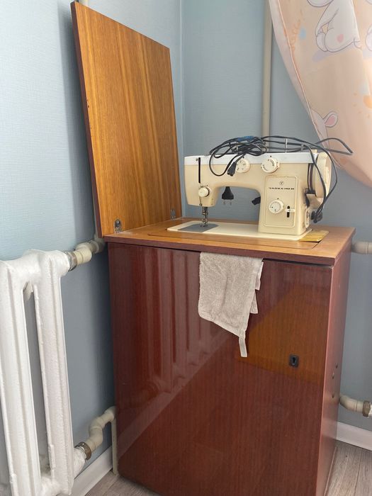 Продам Швейнаю  машинку