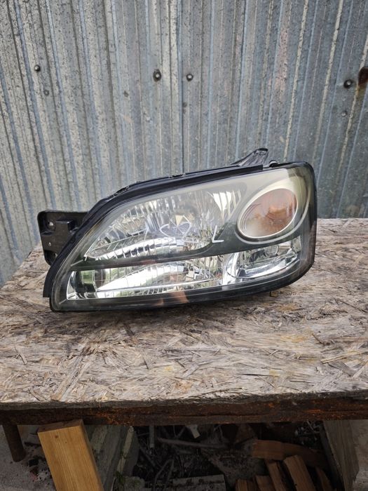 Передние фары на Subaru b4