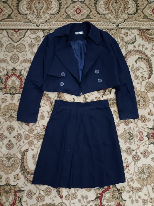 Школьная форма продаётся