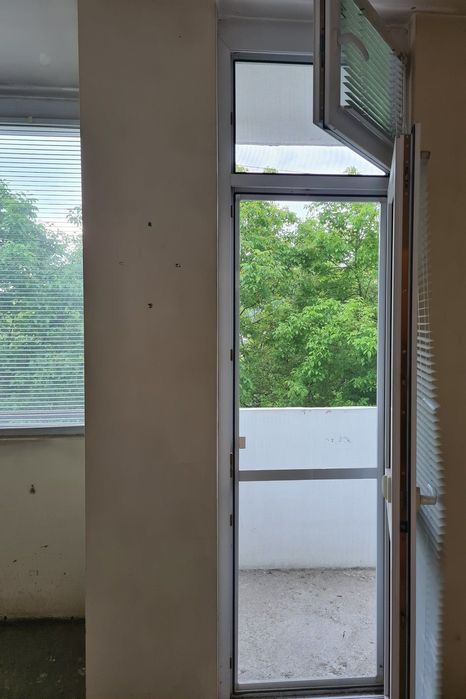 Вратопрозорец от PVC Salamander с Комарници, PVC перваз и Al Щори