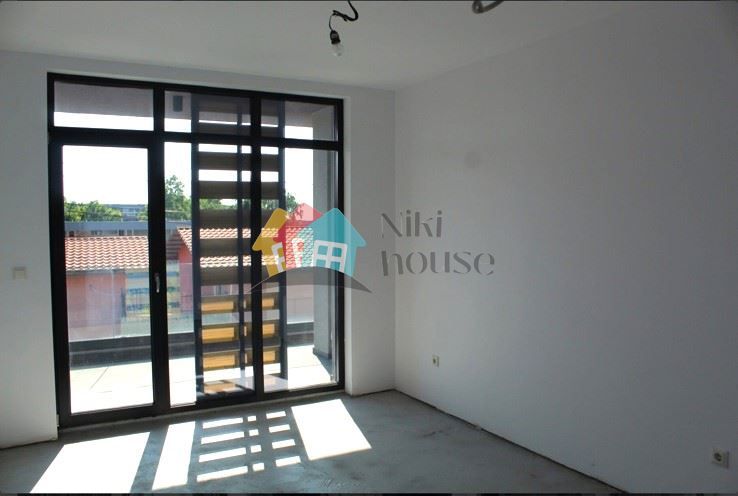 Продава се Тристаен апартамент в с. Кранево, Област Добрич - 164 кв.м за 793 €/кв.м - Снимка #1