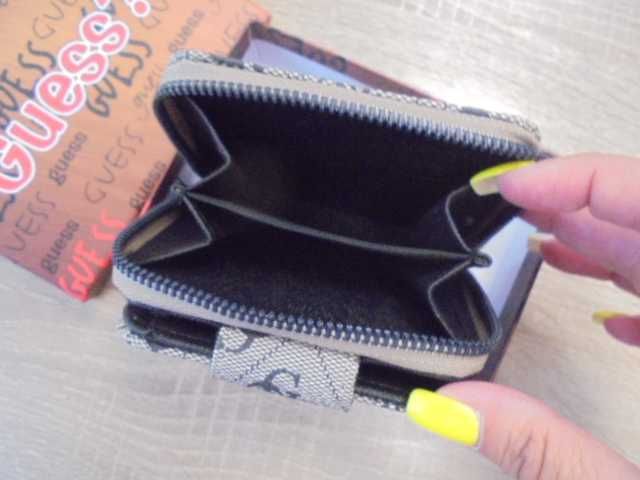 Портмонета на ''GUESS'' с кутия