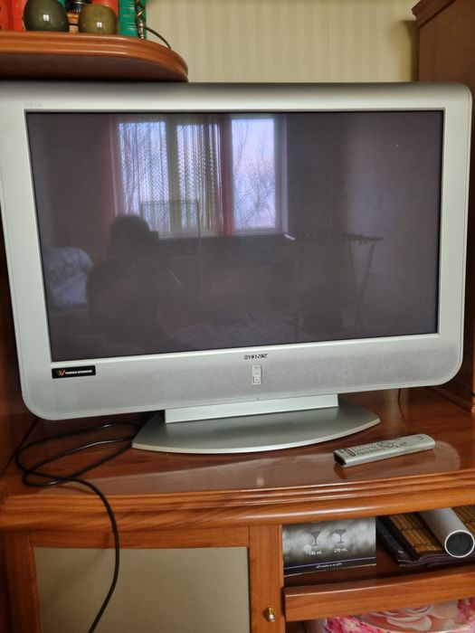 Продам горку с телевизором