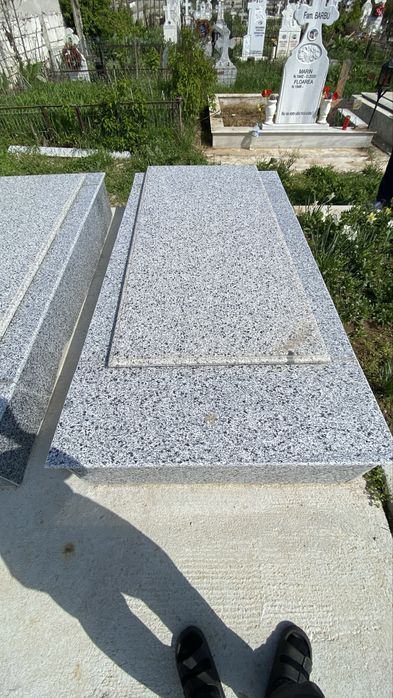 Vând 3 locuri de veci | Cimitir Bălăceanca