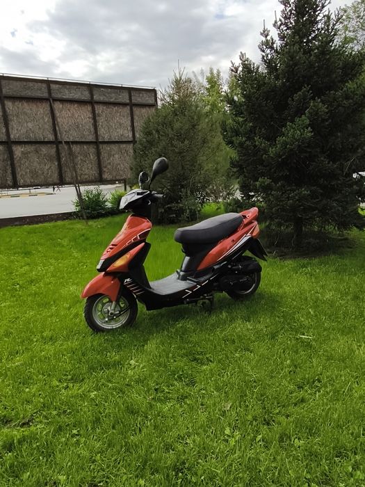 Продам скутер Рейсер