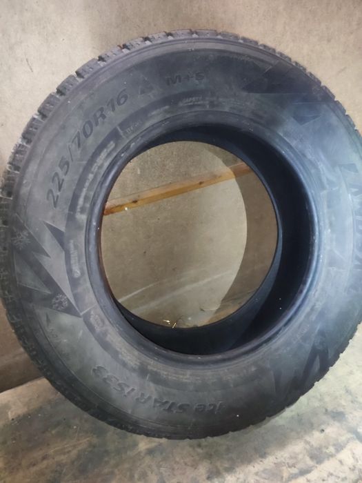 Шины зимние размер 225/70 R16. Б/у.