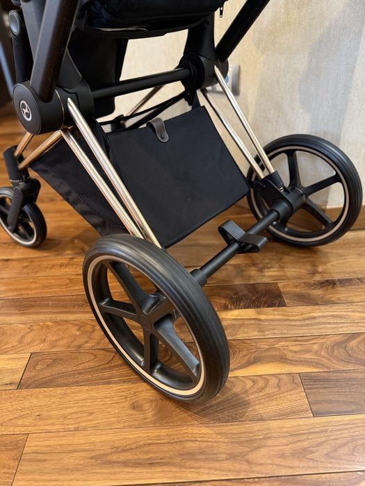 Продам Cybex Priam III