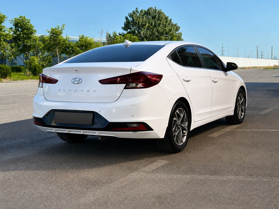 Hyundai Elantra 2020