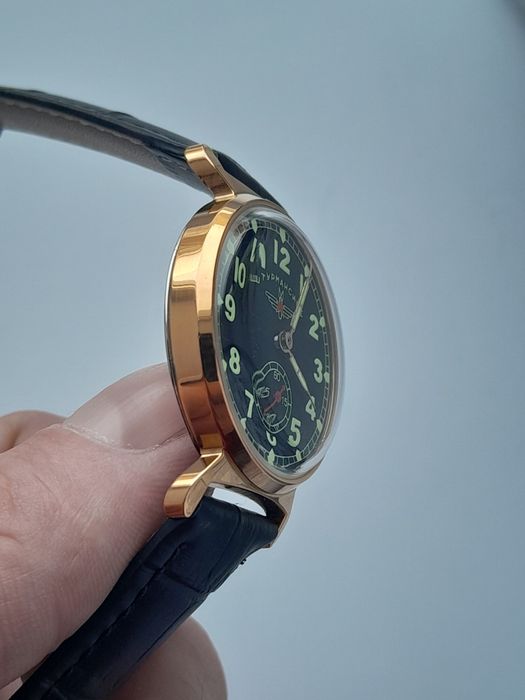 Продам позолоченные часы СССР