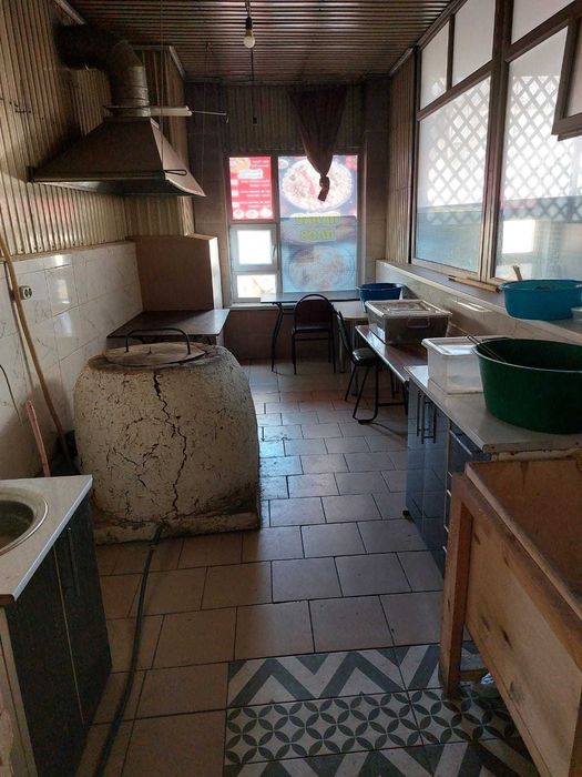 Продается просторное, полностью оборудованное кафе